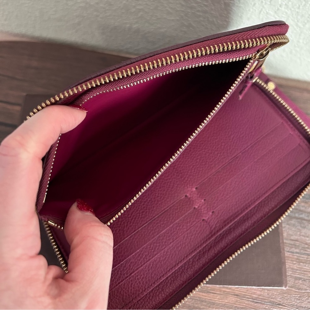 LOUIS VUITTON Monogram Empreinte Leather Zippy Organizer Wallet 7.6”L x 1”W x4”H - Picture 7 of 11